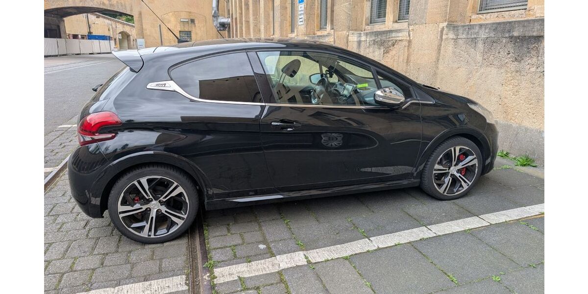 Peugeot 208 62.000 km 13.000 &euro; Berlin 13587