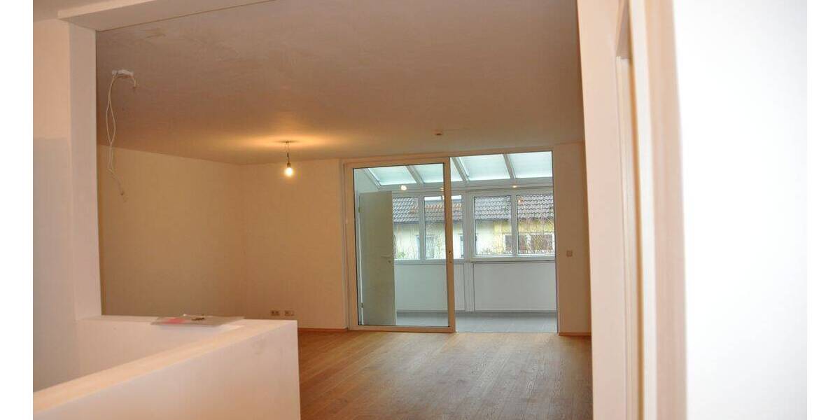 Etagenwohnung Aschaffenburg Innenstadt - 2 Zimmer, 81 m&sup2;, 899&euro; | Angebot:26909110