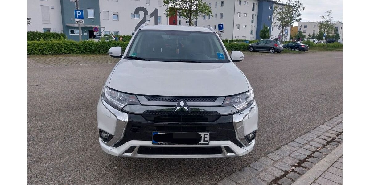 Mitsubishi Plug-in Hybrid Outlander 72.000 km 22.900 &euro; Mühldorf 84453