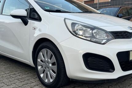 Kia Rio 154.535 km 3.990 &euro; Köln 50858