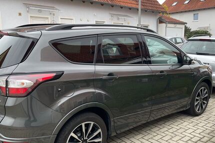Ford Kuga 125.000 km 11.000 &euro; Vilseck 92249