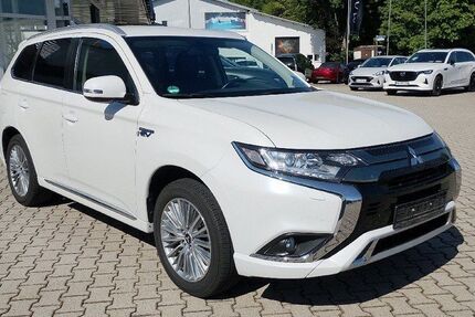 Mitsubishi Outlander 72.599 km 23.990 &euro; Traunstein 83278
