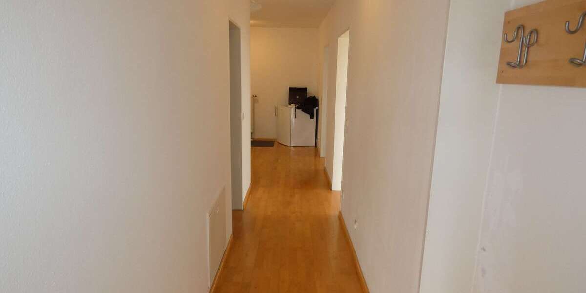 Etagenwohnung Eggenfelden - 4 Zimmer, 140 m&sup2;, 1.100&euro; | Angebot:26976930