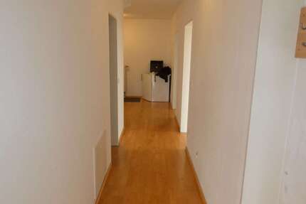 Wohnung Eggenfelden - 4 Zimmer, 140 m&sup2;, 1.100&euro; | Angebot:26976930