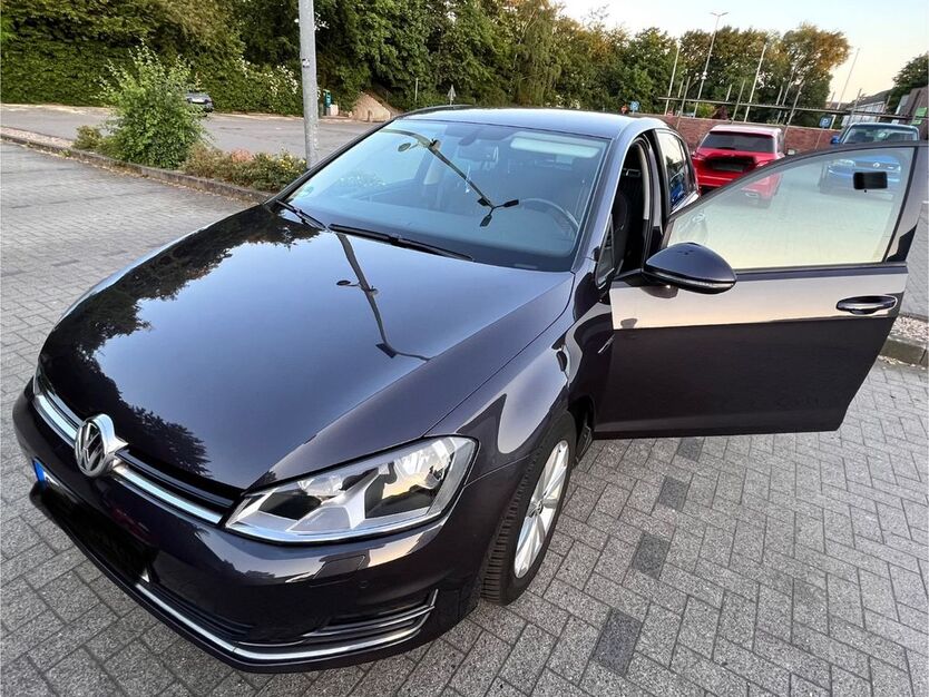 VW Golf 87.000 km 12.500 € Neumünster 24536