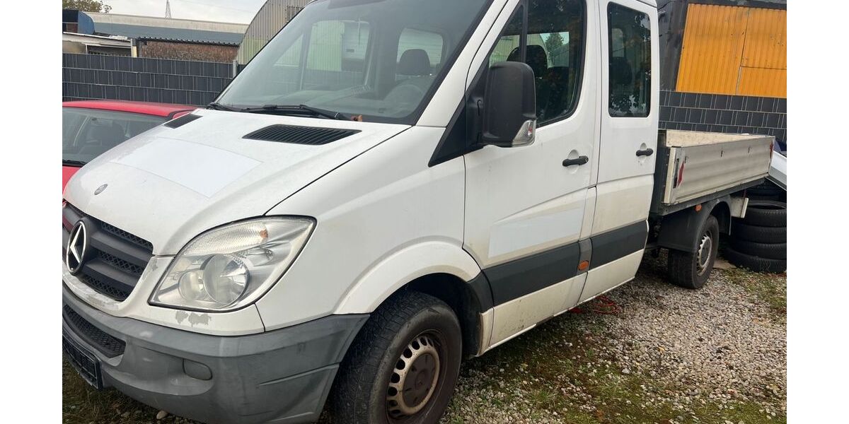 Mercedes-Benz Sprinter 299.199 km 7.999 &euro; Düsseldorf 40231