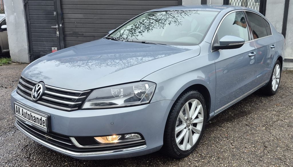 VW Passat 83.299 km 10.990 &euro; München 80809