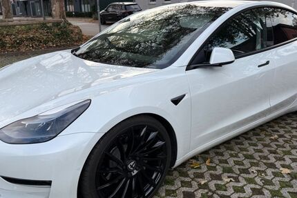 Tesla Model 3 52.500 km 27.900 &euro; Moers 47443