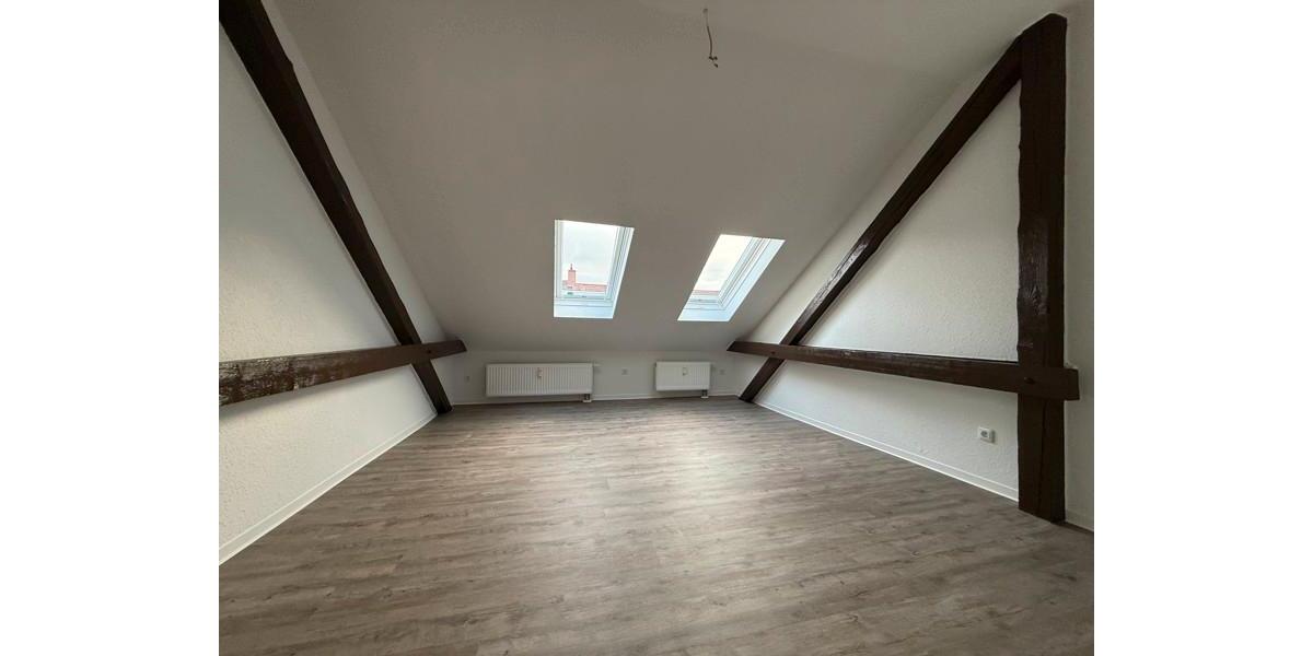 Dachgeschoßwohnung Erfurt Johannesplatz - 3.5 Zimmer, 85 m&sup2;, 728&euro; | Angebot:24994577