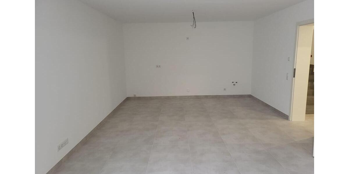 Doppelhaushälfte Simbach am Inn - 7 Zimmer, 150 m&sup2;, 2.050&euro; | Angebot:23404479