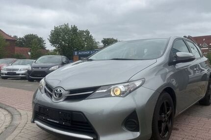 Toyota Auris 75.957 km 6.990 &euro; Stade 21680