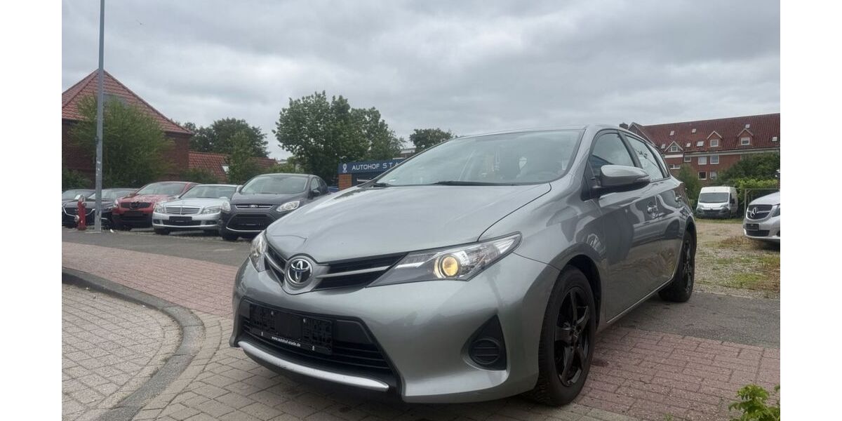 Toyota Auris 75.957 km 6.990 &euro; Stade 21680