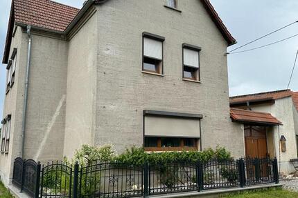 Haus Naumburg (Saale) - 10 Zimmer, 200 m&sup2;, 180.000&euro; | Angebot:25394628