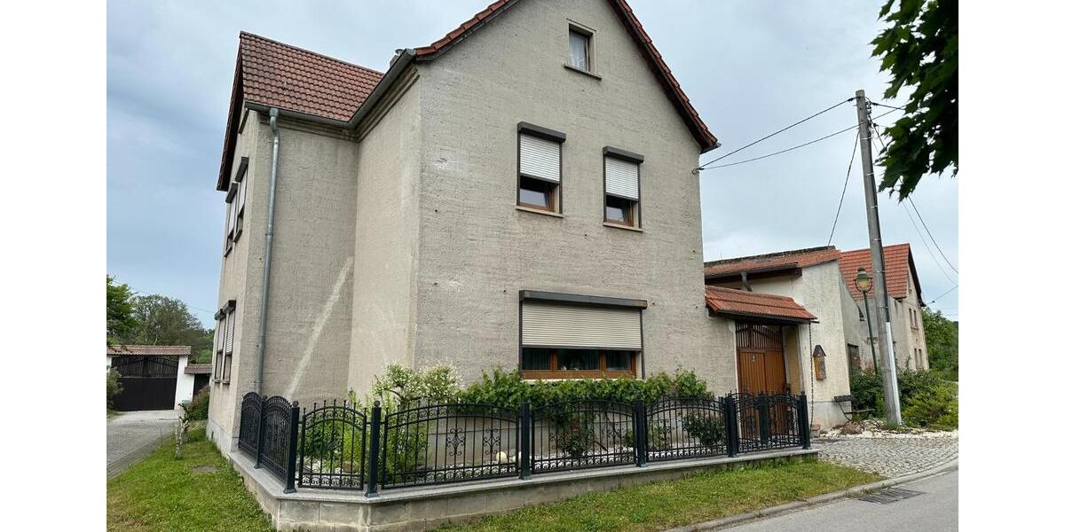 Mehrfamilienhaus, Wohnhaus Naumburg (Saale) - 10 Zimmer, 200 m&sup2;, 180.000&euro; | Angebot:25394628