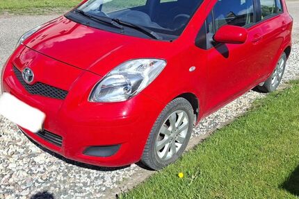 Toyota Yaris 197.252 km 2.999 &euro; hamburg 20539