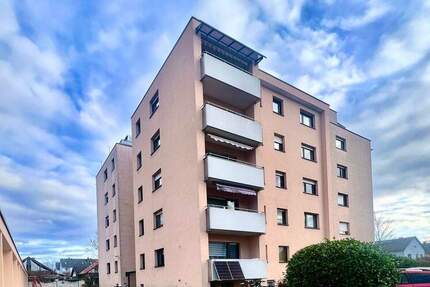 Gepflegte 4 Zimmer Wohnung mit Lift, Balkon und Garage 4 zimmer