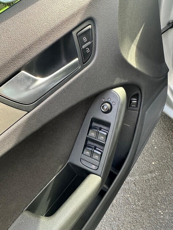 Audi A4 137.484 km 8.350 € Düsseldorf 40213