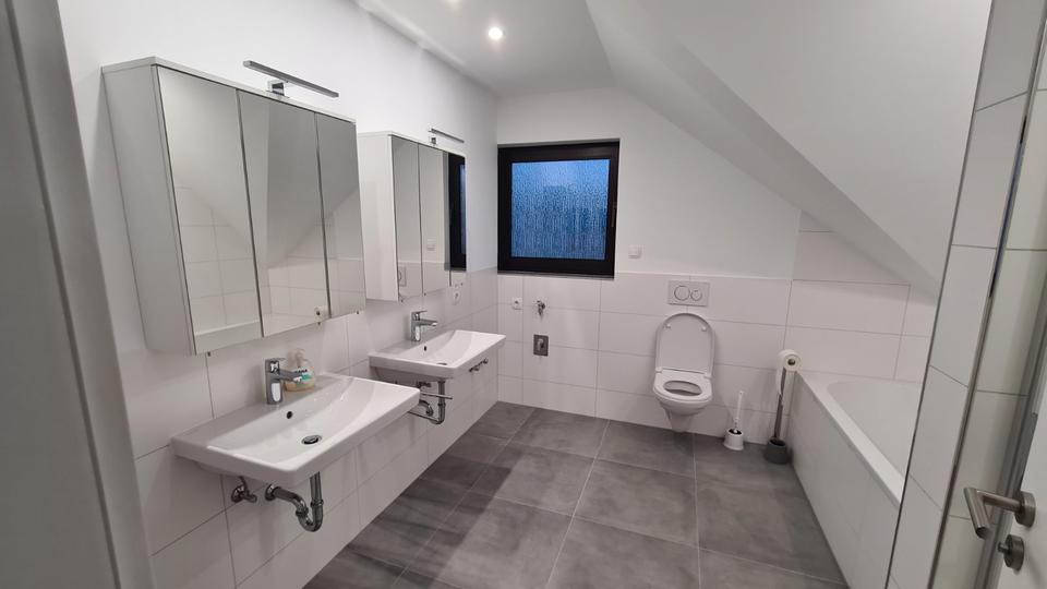 Dachgeschoßwohnung Marienheide - 3 Zimmer, 122 m&sup2;, 850&euro; | Angebot:26582064