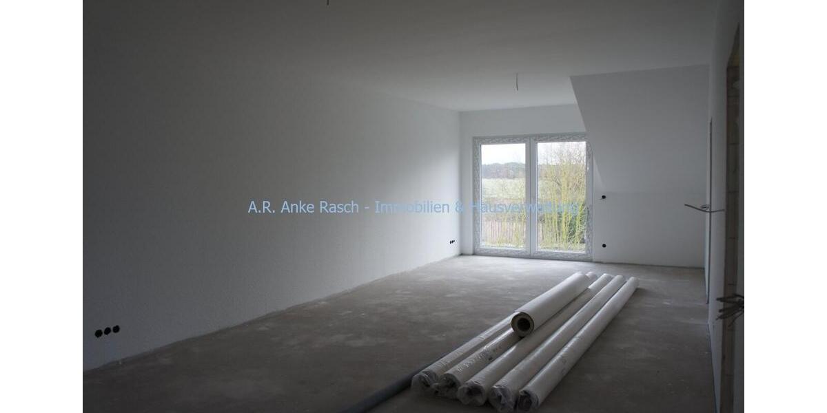 Dachgeschoßwohnung Arneburg - 3 Zimmer, 75 m&sup2;, 750&euro; | Angebot:25882148