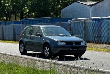 VW Golf 271.500 km 2.250 &euro; Königswartha 02699