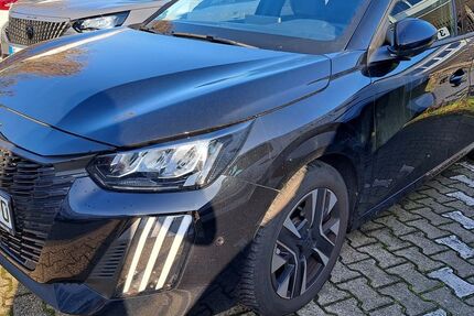 Peugeot 208 7.717 km 20.990 &euro; Essen 45307