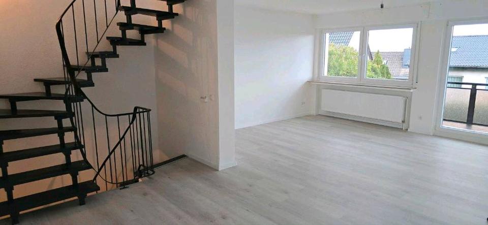 Doppelhaushälfte Lüdenscheid - 5 Zimmer, 135 m&sup2;, 1.479&euro; | Angebot:26234308