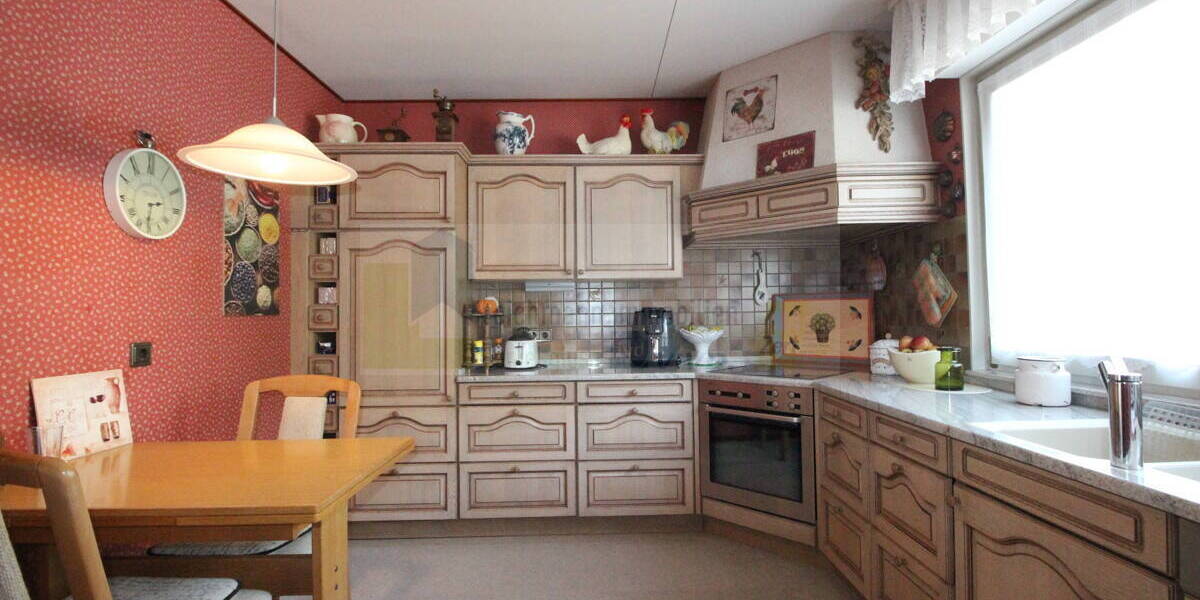 Wohnen auf einer Ebene mit Weitblick: Gepflegter Bungalow mit Einliegerwohnung, sonnigem Garten und Panorama in Toplage von Blumberg! 5 zimmer