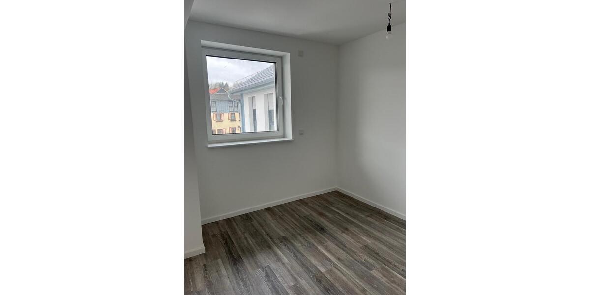 Etagenwohnung Kirchheim - 4 Zimmer, 98 m&sup2;, 900&euro; | Angebot:26679032