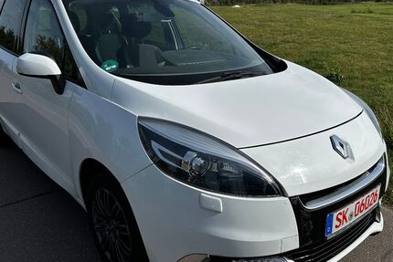 Renault Scenic 210.000 km 3.499 € HALLE 06116