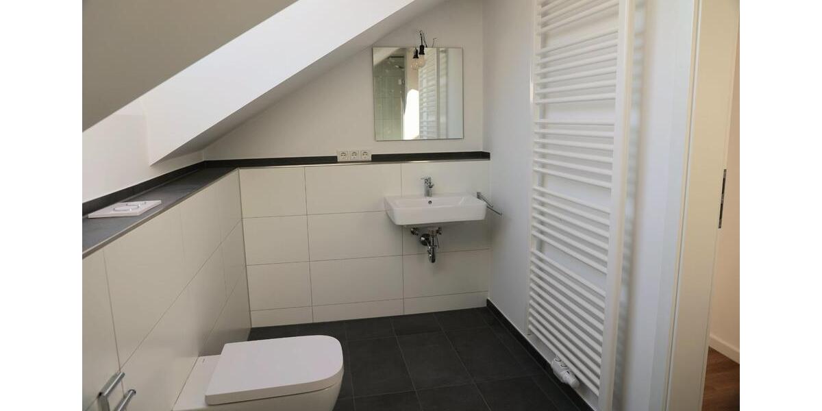 Dachgeschoßwohnung Neuss Augustinusviertel - 3 Zimmer, 71 m&sup2;, 990&euro; | Angebot:24811495