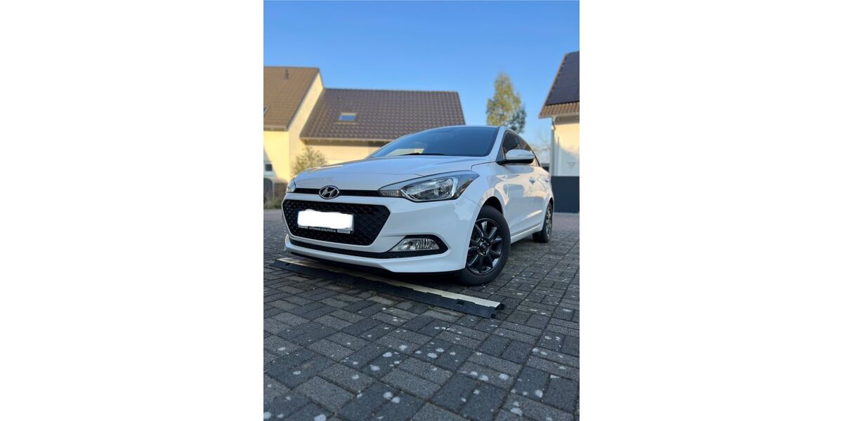 Hyundai i20 70.100 km 8.999 &euro; Kleinniedesheim 67259