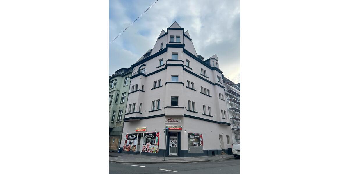 4,5 Zimmer Wohnung 110qm mit Balkon ab 01.01.26 zu vermieten 4 zimmer