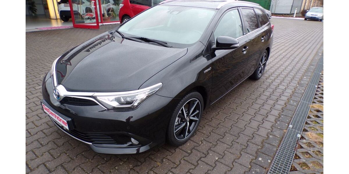 Toyota Auris 99.161 km 14.900 &euro; Suhl 98529
