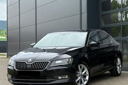 Skoda Superb 287.000 km 9.490 &euro; Offenburg OT Nordstadt 77652