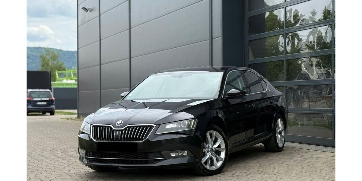 Skoda Superb 287.000 km 9.490 &euro; Offenburg OT Nordstadt 77652