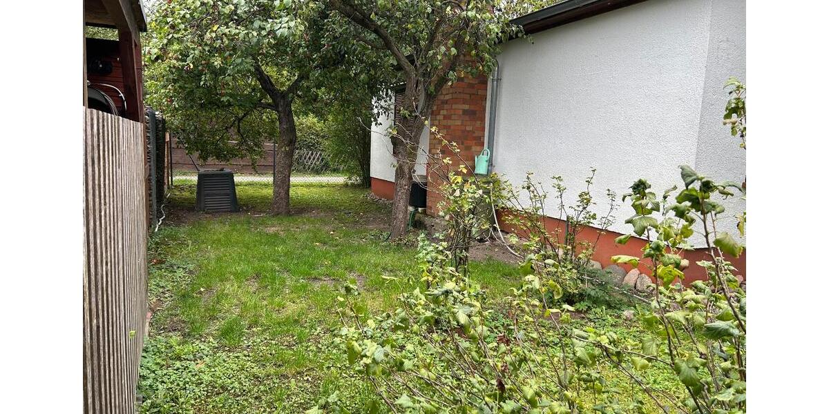 Baugrundstück mit kleinem massiven Wohnhaus 2 zimmer