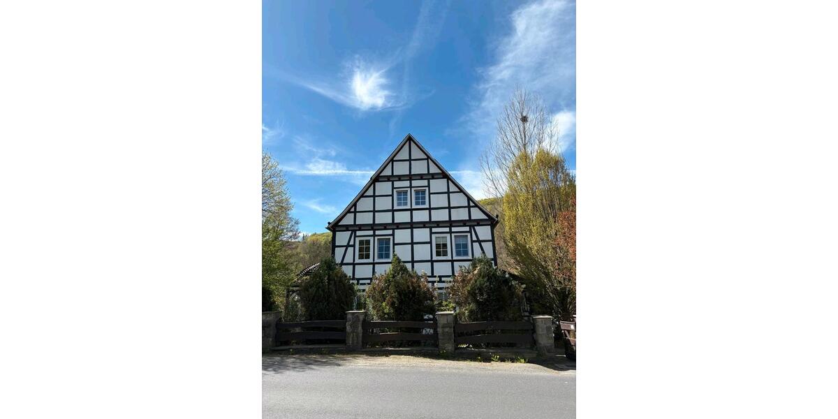 Einfamilienhaus Olsberg - 10 Zimmer, 153 m&sup2;, 182.000&euro; | Angebot:26341110