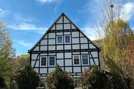 Haus Olsberg - 10 Zimmer, 153 m&sup2;, 182.000&euro; | Angebot:26341110