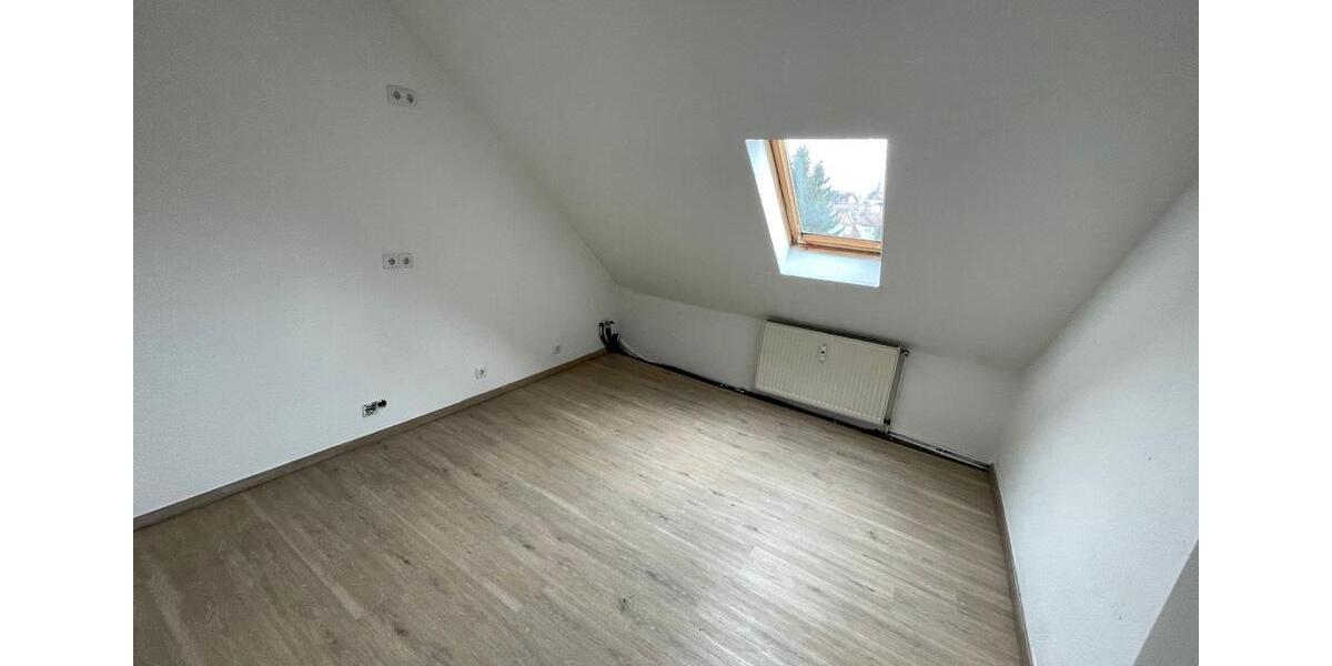 Dachgeschoßwohnung Apolda - 2 Zimmer, 57 m&sup2;, 399&euro; | Angebot:26448754
