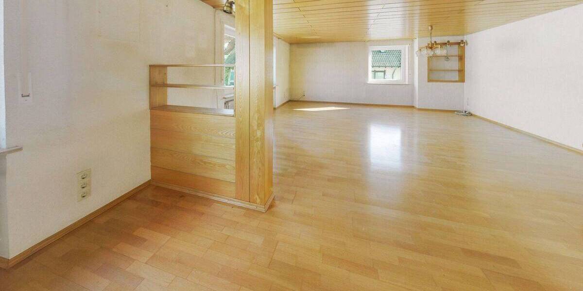 Doppelhaushälfte Singen Bohlingen - 7 Zimmer, 140 m&sup2;, 290.000&euro; | Angebot:26243095