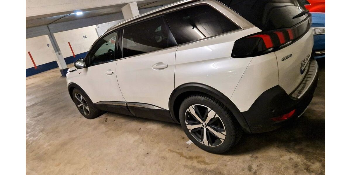 Peugeot 5008 177.000 km 16.200 &euro; München 81475