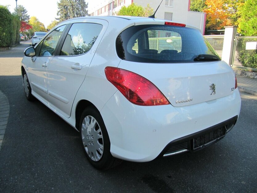 Peugeot 308 Platinum+ Klma+Insp+ TÜV + NEU + 230.447 km 3.435 € Schwalbach/Taunus 65824