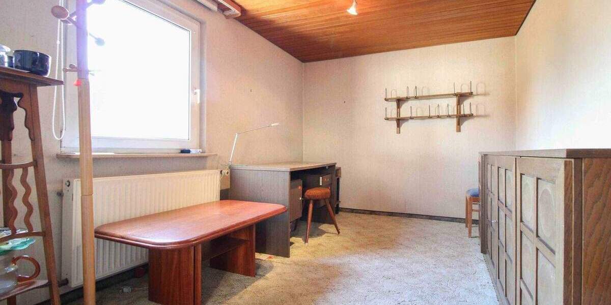 Mehrfamilienhaus, Wohnhaus Stuttgart Heumaden - 9 Zimmer, 398.000&euro; | Angebot:25401806