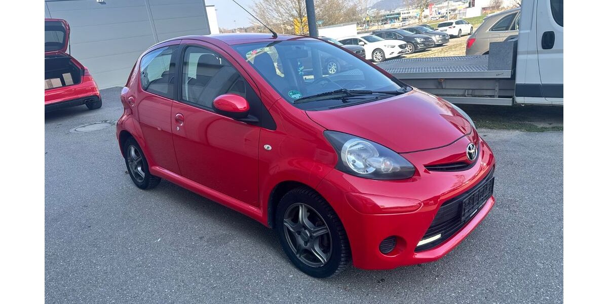 Toyota Aygo (X) 118.000 km 4.400 &euro; Essingen 73457