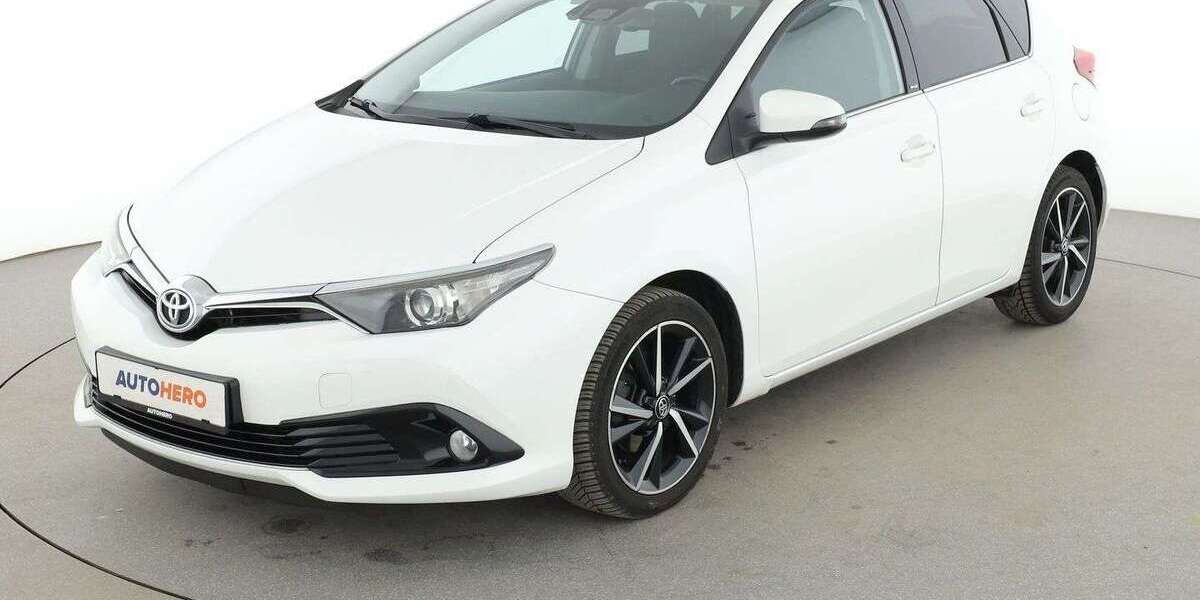 Toyota Auris 109.303 km 12.570 &euro; Neufahrn 85375