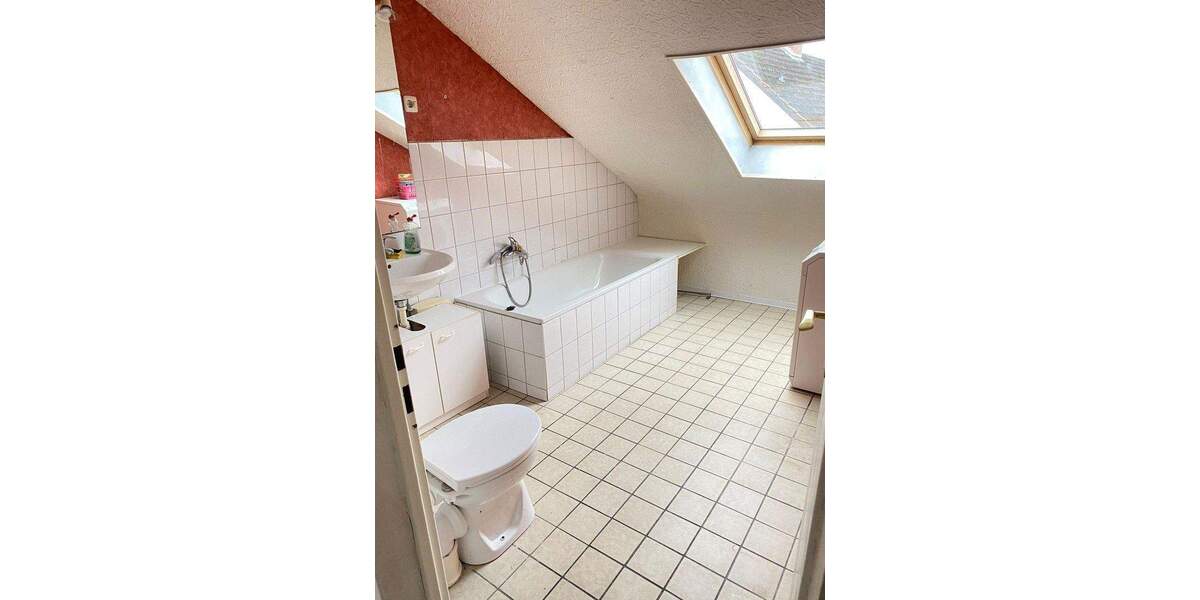 Charmante Dachgeschosswohnung mit Loggia in ruhiger Lage - Im Schacht 6-8, Saarbrücken 2 zimmer