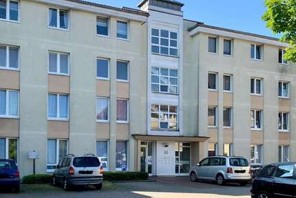 Wohnung zum Mieten in Oldenburg 511 € 65.42 m² 2 zimmer