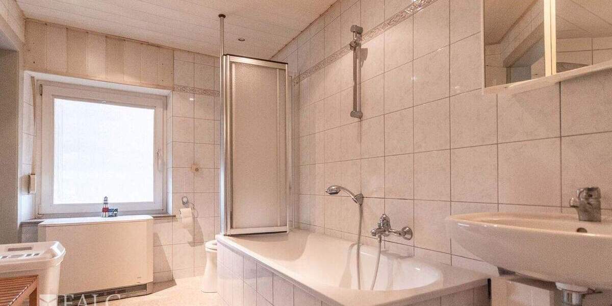 Mehrfamilienhaus, Wohnhaus Schwalmtal Amern - 6 Zimmer, 134 m&sup2;, 249.900&euro; | Angebot:25698265