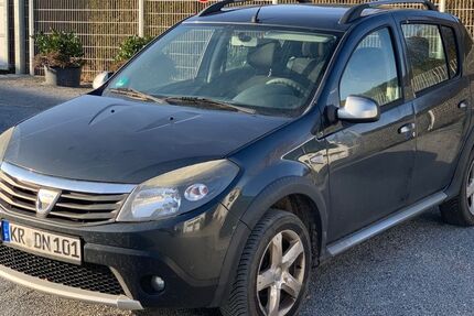 Dacia Sandero 131.000 km 2.081 &euro; Dresden 01259