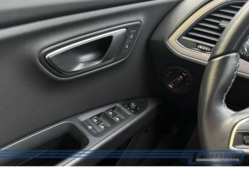 Seat Leon FR Alcantara Navi Sitzheizung SR/WR 85.720 km 11.990 € Berlin 13187